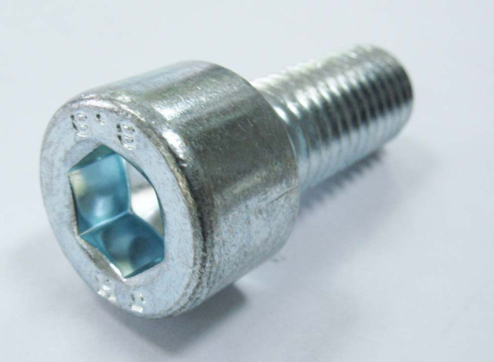 Винт M10x25 DIN 912-88P JU060896