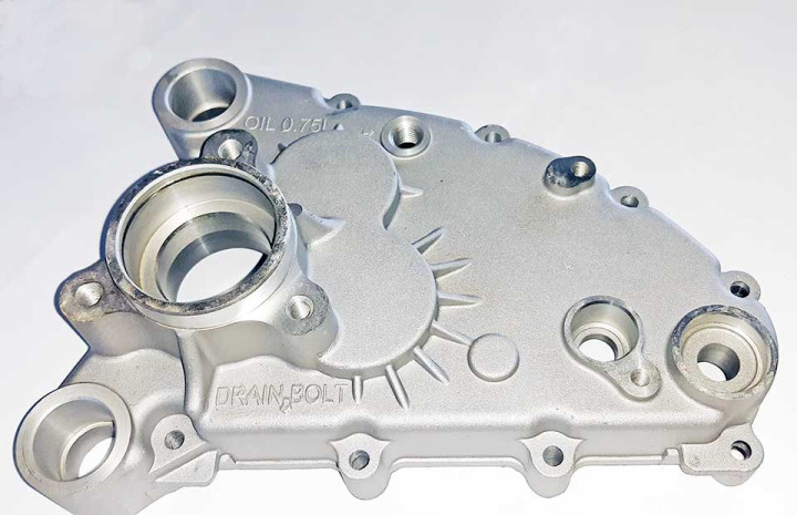 Крышка коробки передач, алюмин.сплав снегоход Stels Капитан LU092416