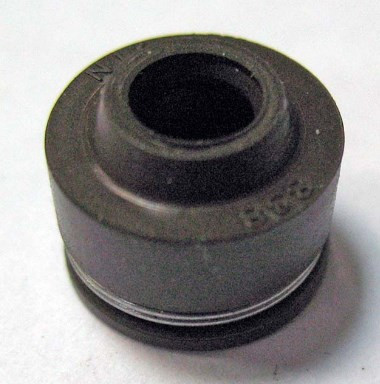 Колпачок маслоотражательный Stels Leopard 100705-102-0000 LU065628