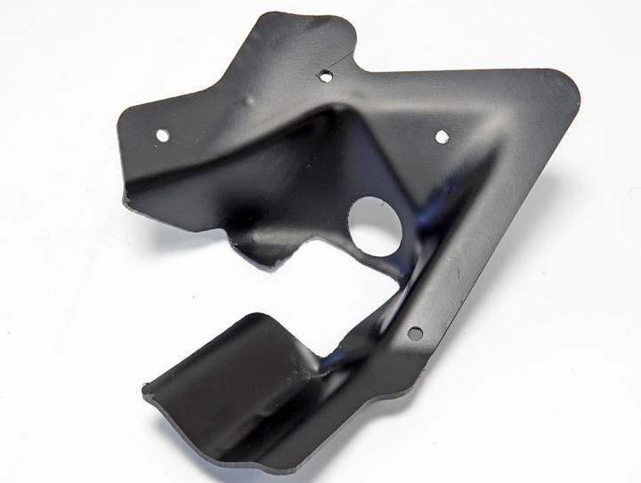 Щиток кожуха левого, черный снегоход Stels VITYAS LU093669