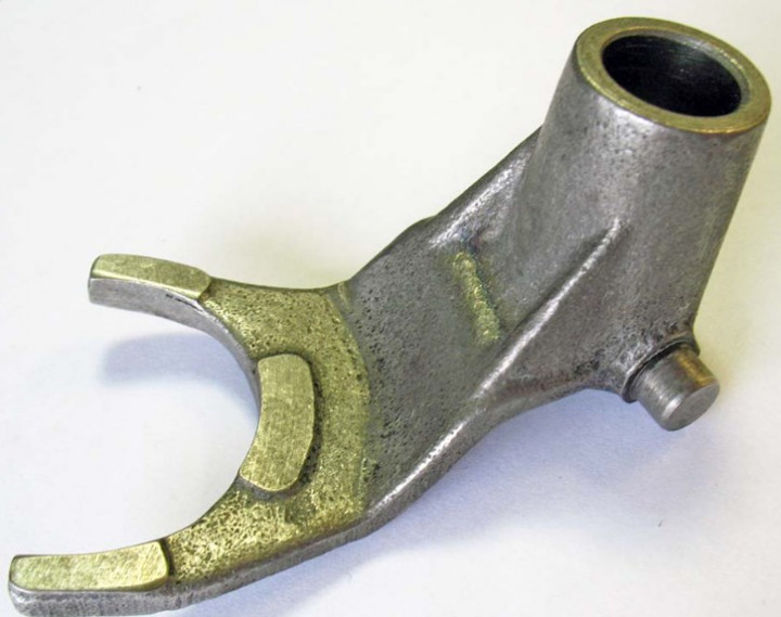 Вилка механизма переключения передач Stels Guepard Dominator (пониженная) 170901-001-0000 170901-103-0000 LU049913 LU075237 Вилка механизма переключения передач Stels Guepard Dominator (пониженная) 170901-001-0000 170901-103-0000 LU049913 LU075237