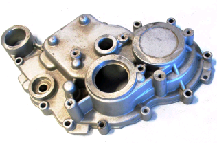 Крышка коробки передач левая Stels UTV 800 Dominator LU049904