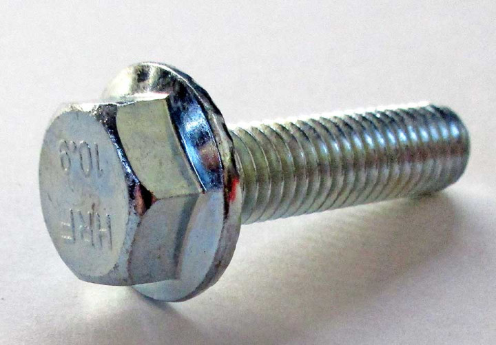 Болт M8x30 DIN 6921-10P LU074559