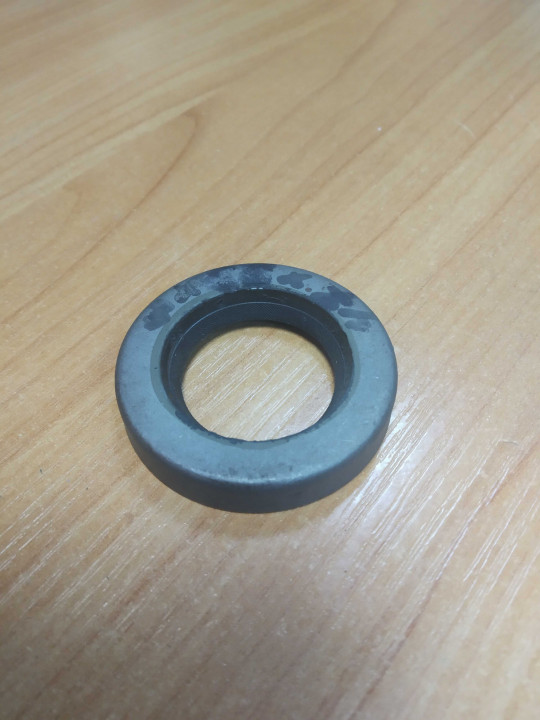 Сальник 27x47x8 Сальник 27x47x8