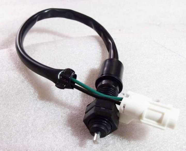 Выключатель концевой стоп сигнала Stels ATV 300B 4.3.01.0081 LU019308