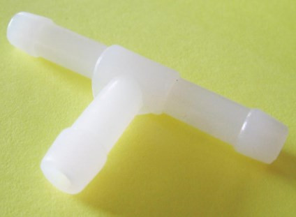 Тройник 5мм пластик 5008B420000 LU037136