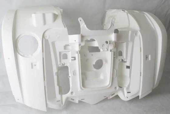 Щиток кузова облицовочный передний Stels Leopard  белый 840356-102-0600 JU066441