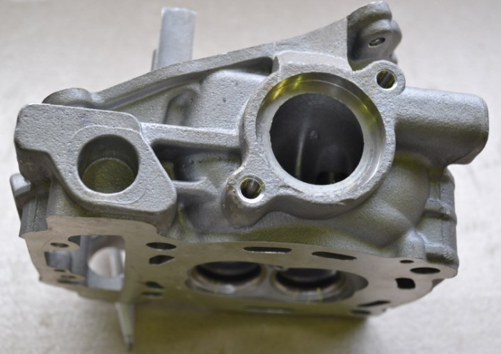 Головка блока цилиндра, передняя 100301-001-0000 LU049803 Головка блока цилиндра, передняя 100301-001-0000 LU049803