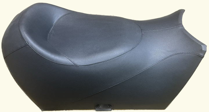 Чехол сиденья переднего снегоход Stels Rosomaha Viking LU042553 JU126633