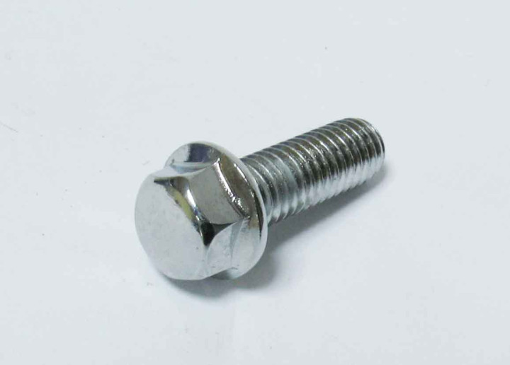 Болт M6x18 DIN 6921-88P LU014739