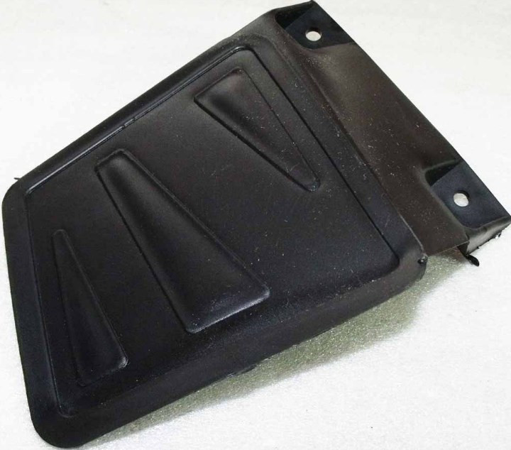 Щиток защитный пыльника шруса передний правый Stels ATV 300B 6.2.01.0450 LU019052 Щиток защитный пыльника шруса передний правый Stels ATV 300B 6.2.01.0450 LU019052