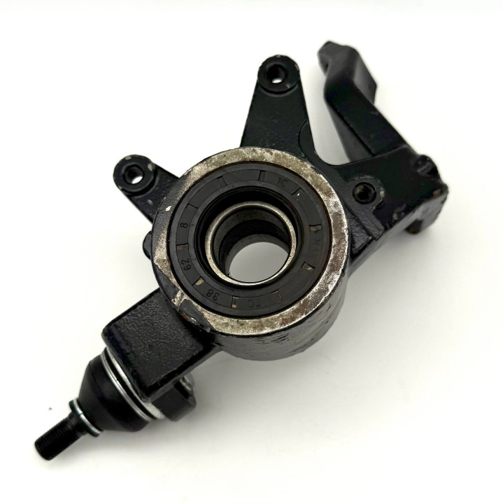 Кулак поворотный переднего колеса правый Stels 500 Kazuma\GT в сборе C500-2304200 LU018125