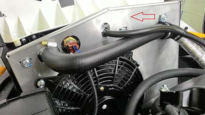 Кожух радиатора охлаждения снегоход Stels JU097943 Кожух радиатора охлаждения снегоход Stels JU097943