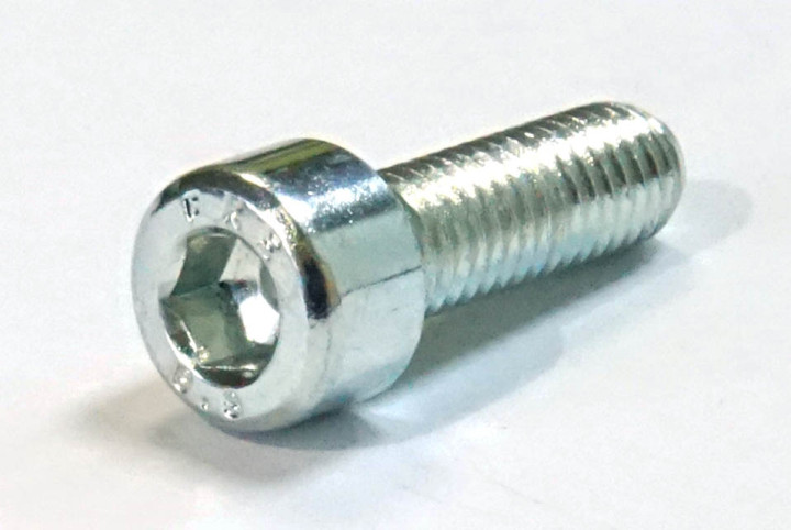 Винт М5х16 DIN 912-88P JU065594