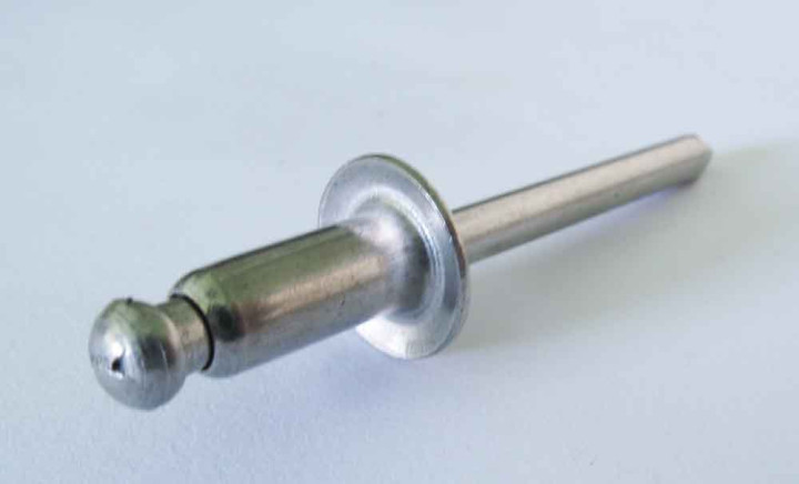 Заклепка 4,8х10  DIN 7337 JU054856