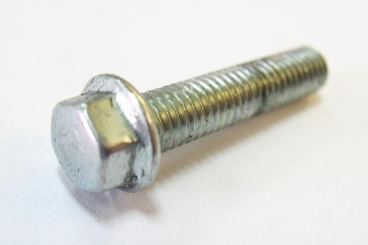 Болт с фланцем M6х1.0х28мм сталь Stels 500 Kazuma\GT LU095959 LU014507 Болт с фланцем M6х1.0х28мм сталь Stels 500 Kazuma\GT LU095959 LU014507