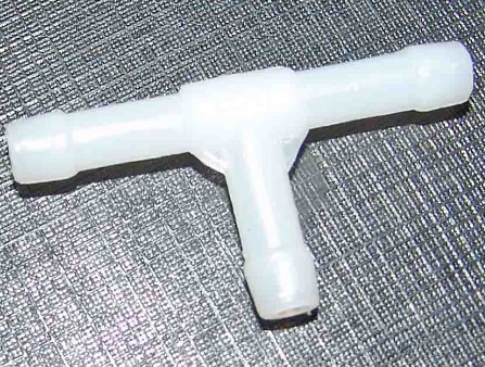 Тройник (трубка 4мм) снегоход Stels 600см3 LU081030