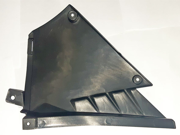 Щиток декоративный сиденья левый, пластик снегоход Stels Капитан LU091433