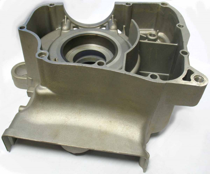 Картер двигателя левая половина Stels ATV 300B 2.2.01.0210 LU018927 Картер двигателя левая половина Stels ATV 300B 2.2.01.0210 LU018927