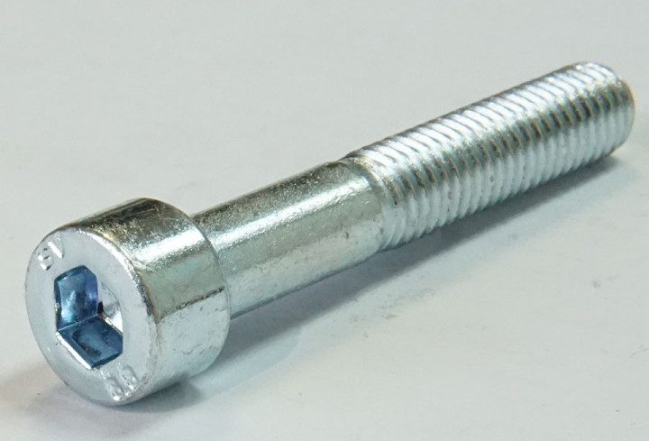 Винт М8х50 DIN 912-88P JU061446