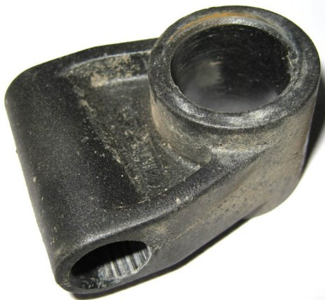 Фиксатор пружины заднего маятника снегоход Stels JU051268 Фиксатор пружины заднего маятника снегоход Stels JU051268