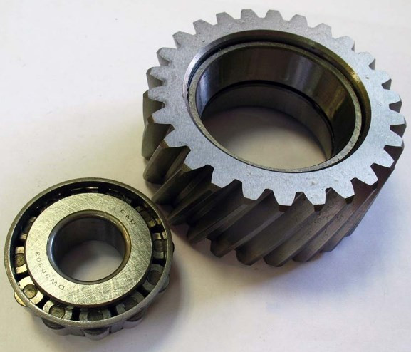 Шестерня промежуточная КПП 26Z с подшипниками DW30303 в сборе снегоход Stels Viking 172201-800-0000 LU079969