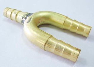 Тройник топливный U- типа (d=9мм), латунь LU076440