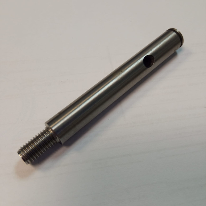 Вал привода водяного насоса Stels 800см3 LU072420