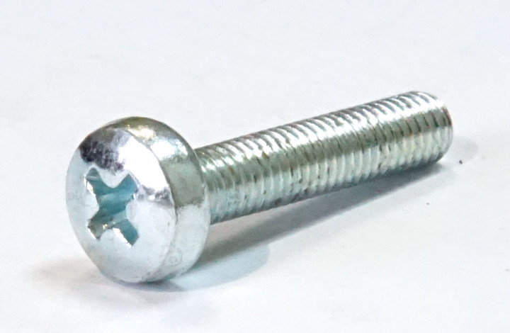 Винт M5x25 DIN 7985-48P JU048492 Винт M5x25 DIN 7985-48P JU048492