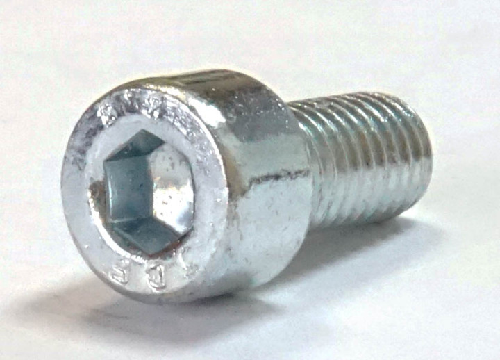 Винт M8x16 DIN 912-88P снегоход Stels VITYAS JU048491