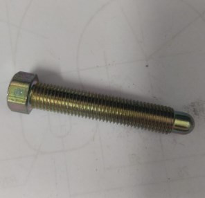 Винт JU114050 JU114051