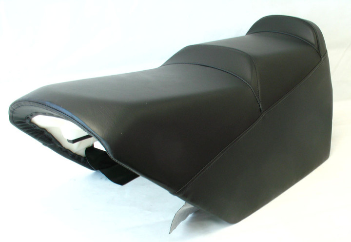 Седло мотоциклетного типа в сборе снегоход Stels Капитан LU091462 SYD3-410000-0 JU109786