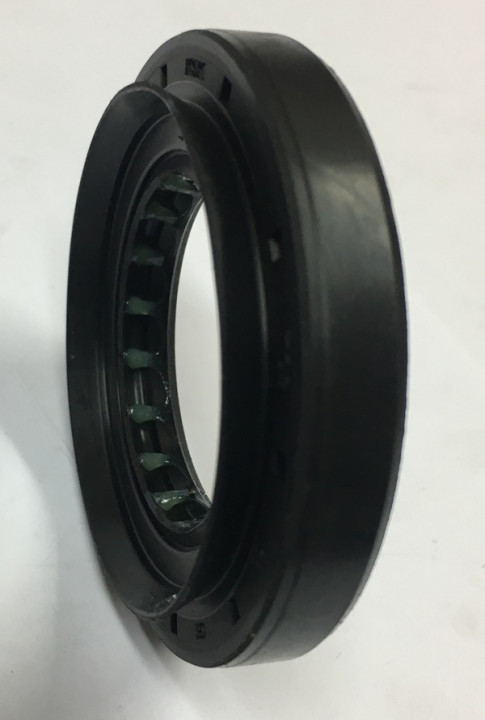 Сальник первичного вала заднего моста φ61 × φ35 × 9 P115000911160000 НФ-00002727