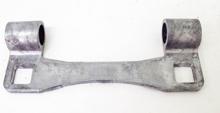 Кронштейн двигателя передний нижний снегоход Stels Rosomaha Viking S800 1001001 JU077495