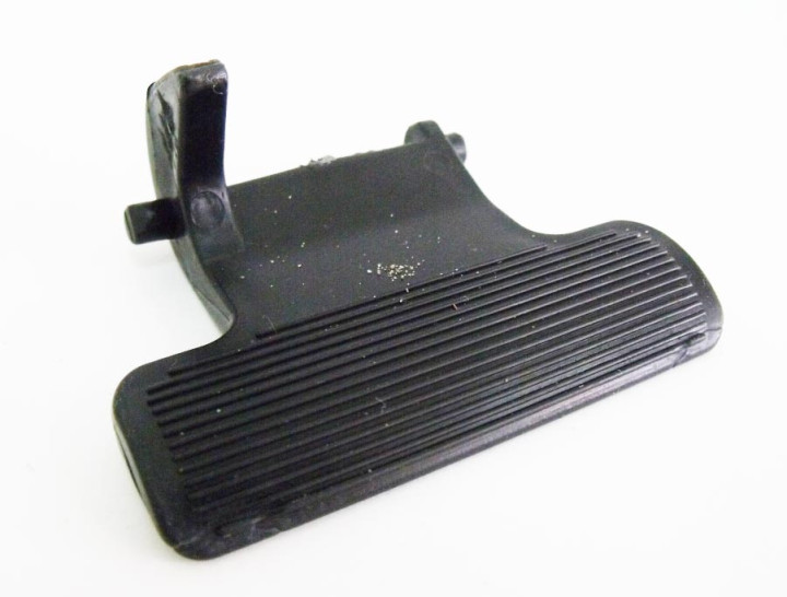 Рукоятка замка сиденья снегоход Stels JU051950