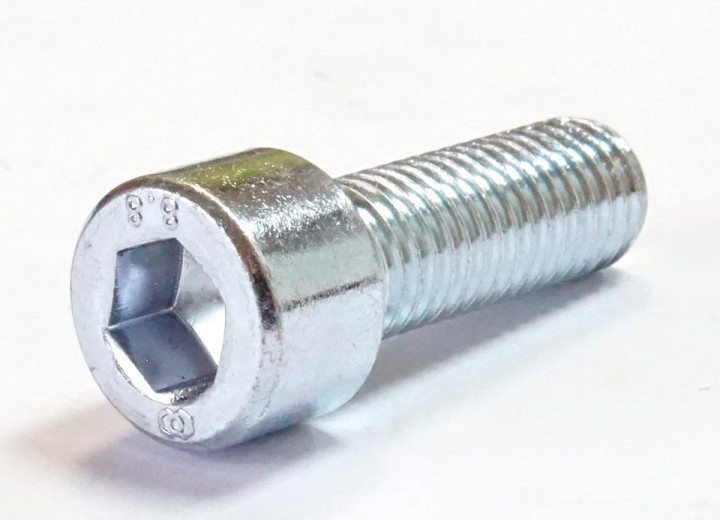 Винт M10x1,25x30 DIN 912-88P снегоход Stels Капитан JU080026