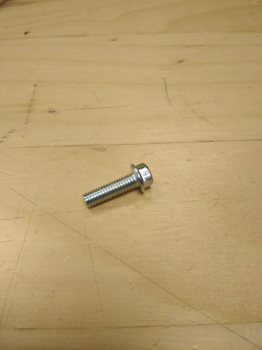 Болт с фланцем M6х1.0х20мм, сталь 9102-06-020 LU053393